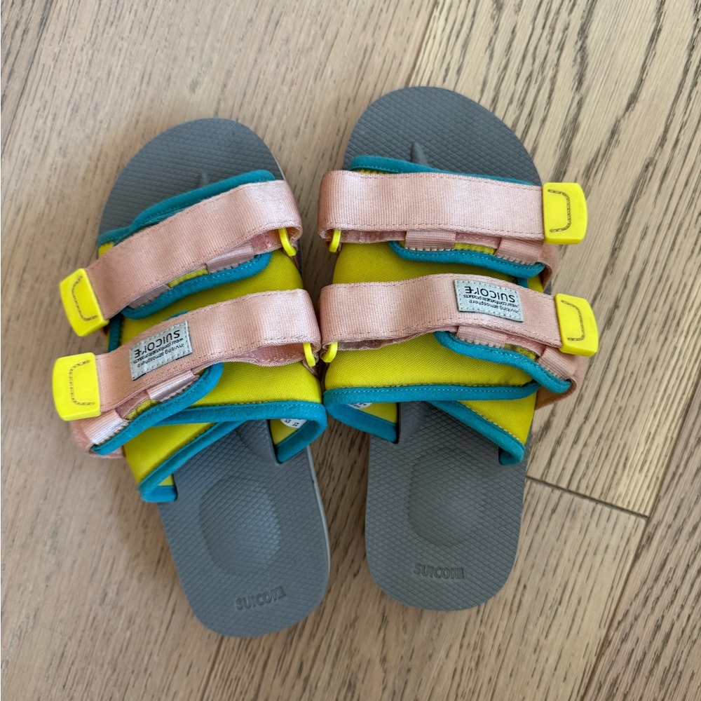 Suicoke grey pink slides new in box